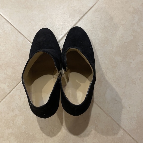 Black Nine West Leather Heels - Picture 2 of 4